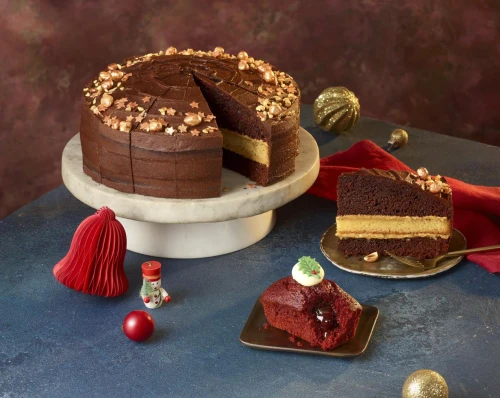 Chocolate and Caramel Nutcracker Cake_Berry Red Mini Velvet Loaf Cake