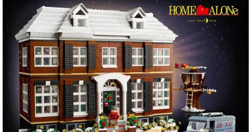 Official LEGO Home Alone McCallisters House Set