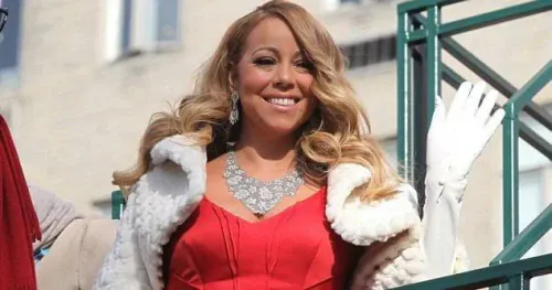 Mariah Carey to perform opening act for Santa Claus at Macy's Thanksgiving parade